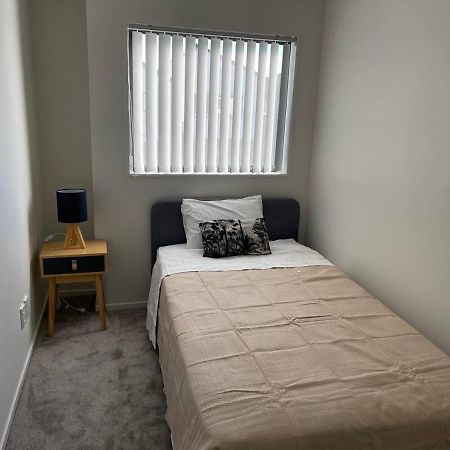 4 Bedroom Home Fully Furnished In Papakura, Окленд Екстер'єр фото
